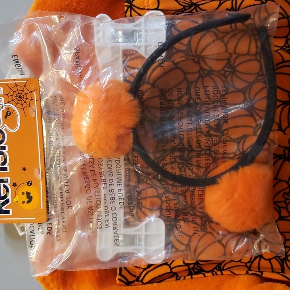 Kensie Girl 3-piece Plush Orange Top with Pumpkin Print Leggings and Headband - Picture 6 of 9